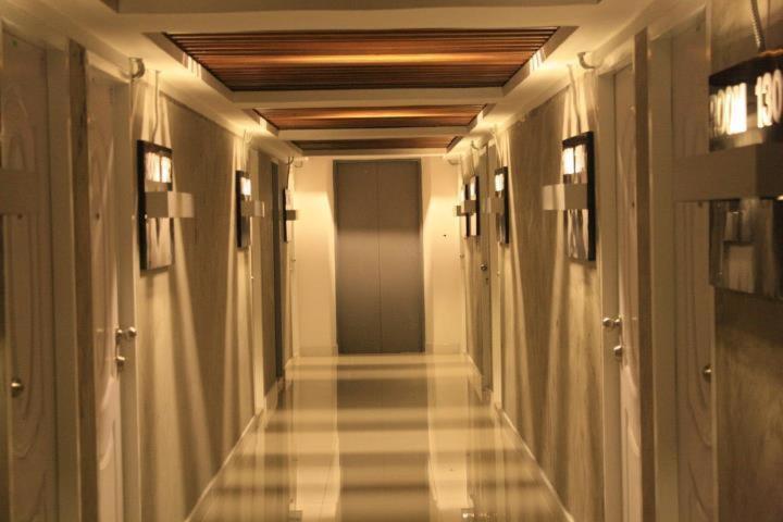 ホテル スコンタ マンション ナコーンパトム エクステリア 写真